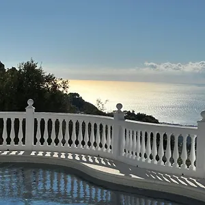 Bed & Breakfast Hearts & 
