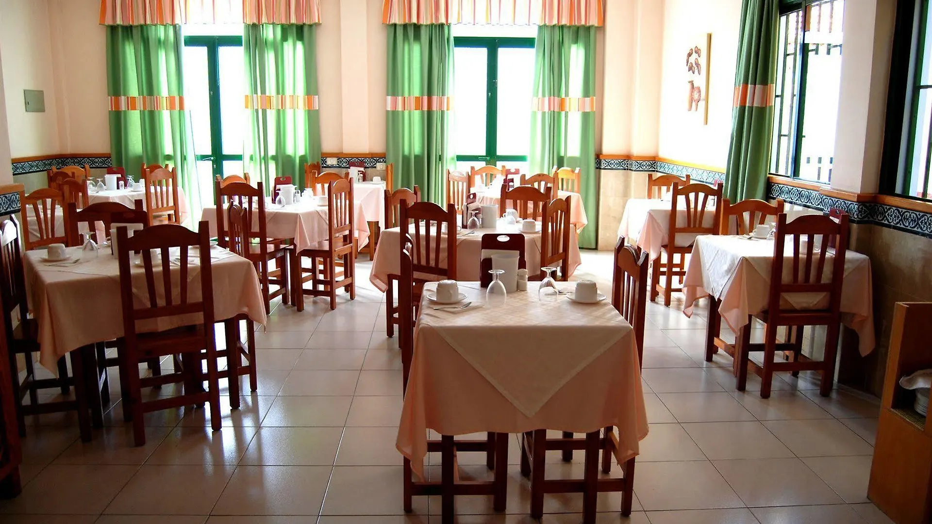 Hotel Apartamentos Villa Gomera San Sebastian De La Gomera 2*,